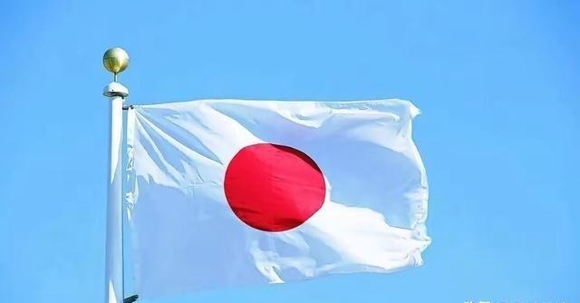 日本惊出一身冷汗！日本军舰刚挑衅性的经过台湾海峡，朝鲜直接朝着日本经济海域方向发