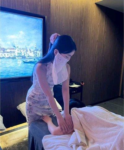 “冤不冤？”上海，一29岁男子半夜睡不着，花了798元去足浴店按摩。刚关上包厢门