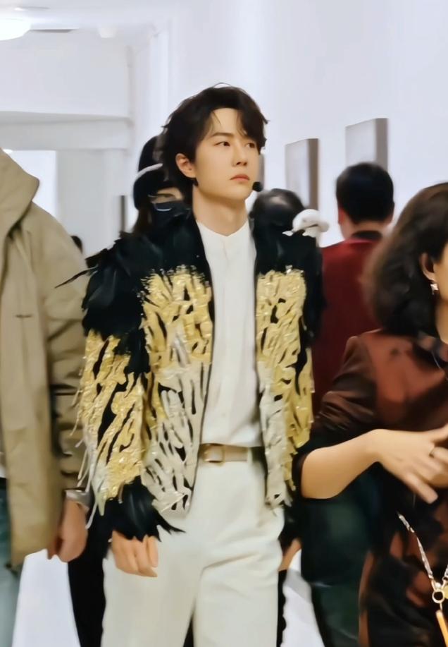 王一博春晚节目曝光！王一博的春晚彩排行程一直非常保密，没有公开行程，也没有路透