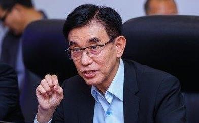 比芯片断供更可怕的事情出现了！中国物理博士尹志尧一语道破：美国的芯片专家中，有很