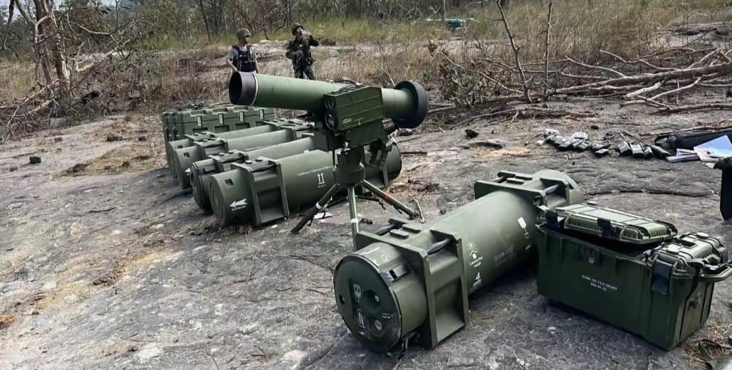 这手笔太大了，乌克兰这是下了一步惊天大棋！200门“博格丹”自行火炮，砸进去整整