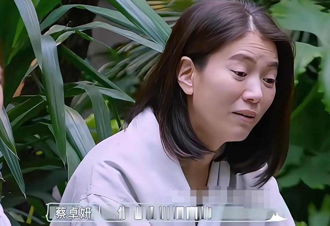 阿sa说张智霖讲话太好笑了，袁咏仪说张智霖是气到她肚子疼！阿sa：“你老公讲话