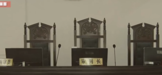“大快人心！”四川乐山，一小学食堂里的11名普通员工，利用职务之便，将食堂里的优