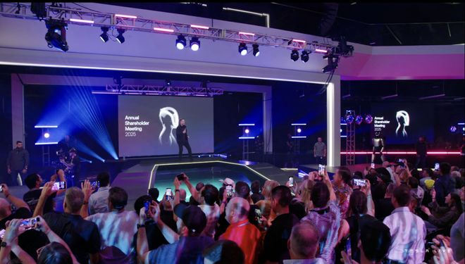 特斯拉FSD只能订阅? 不好意思, 智驾我都不想掏钱。