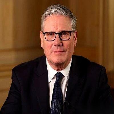 英国首相来咱们这一趟，回去发了个朋友圈，我瞅了一眼，乐了。他说，我给英国老铁们