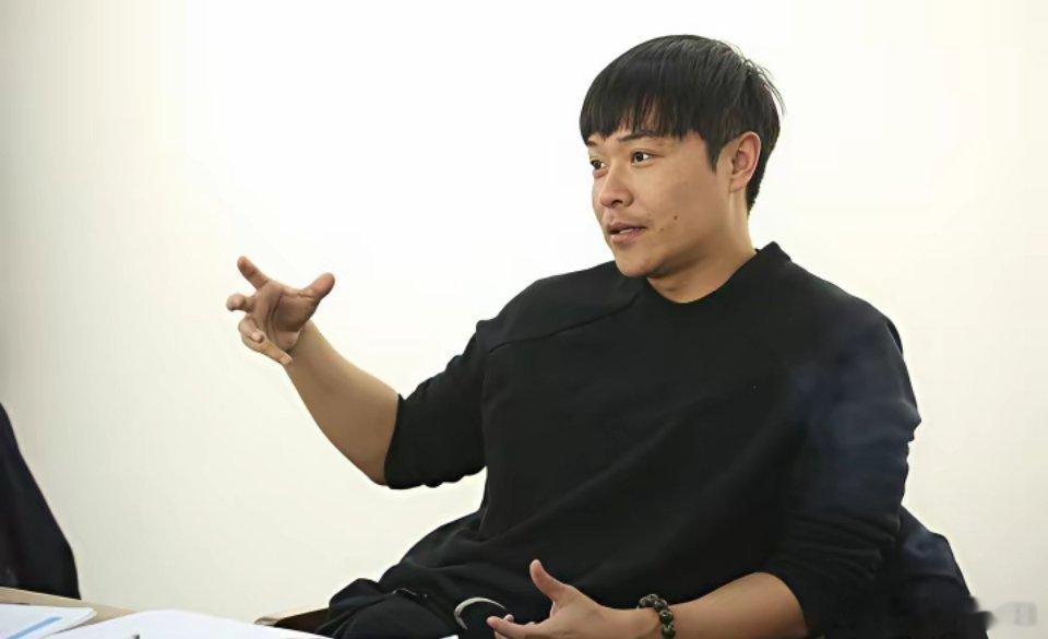 冯小刚陈思诚被王晶点名了王晶曾谈到创作经验：“职业手是没有灵感的。现在的导演大部