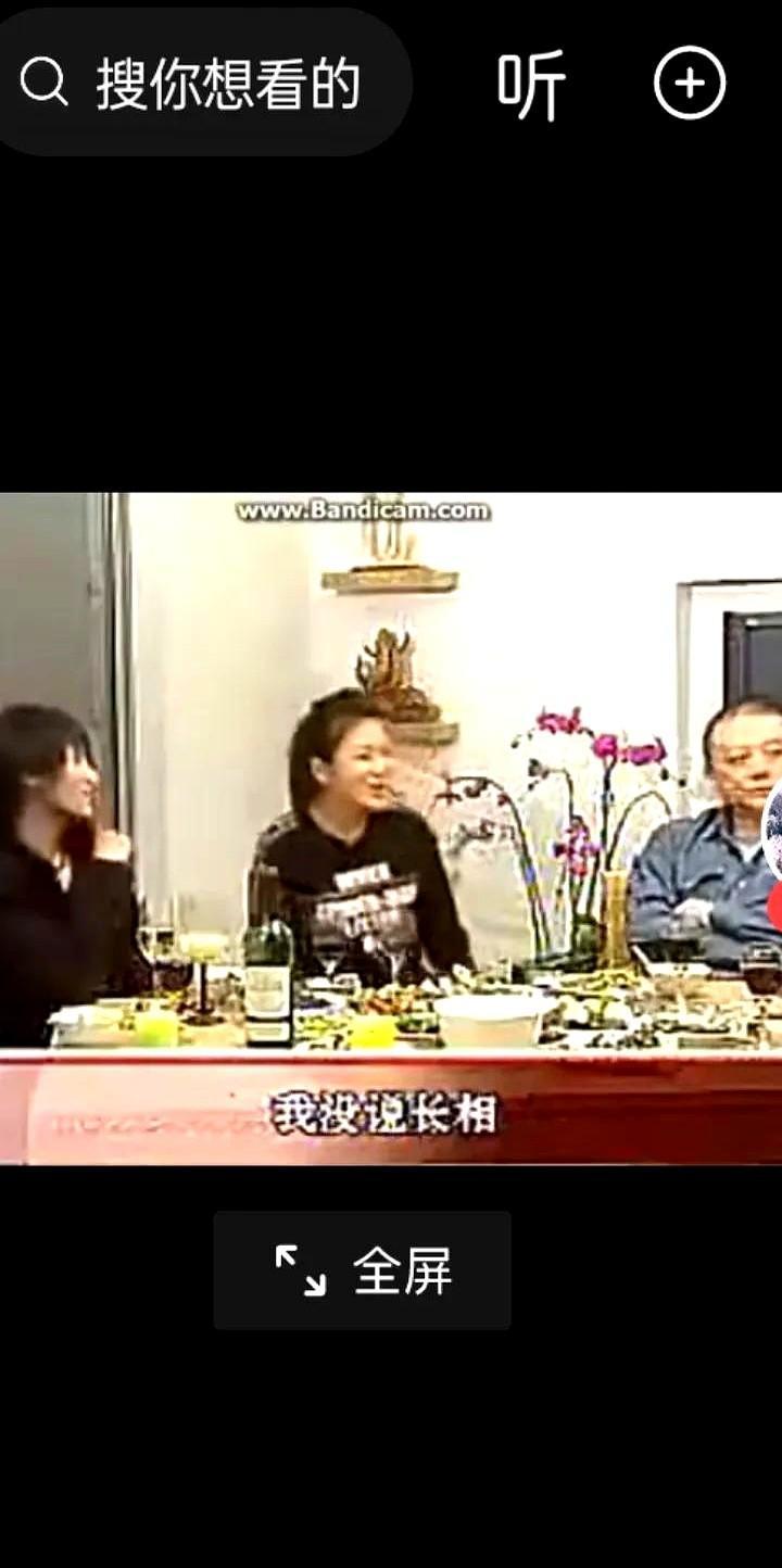 王朔曾跟韩寒一块儿做节目，主持人说韩寒很像王朔，韩寒说：我哪里有王朔好看。韩寒
