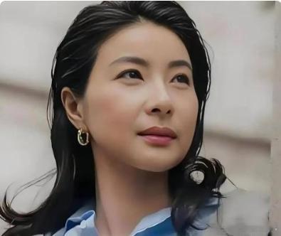 香港四大风水行会悄悄签了‘三不协议’，第一条就是：不给郭晶晶看相！”连老算命先生