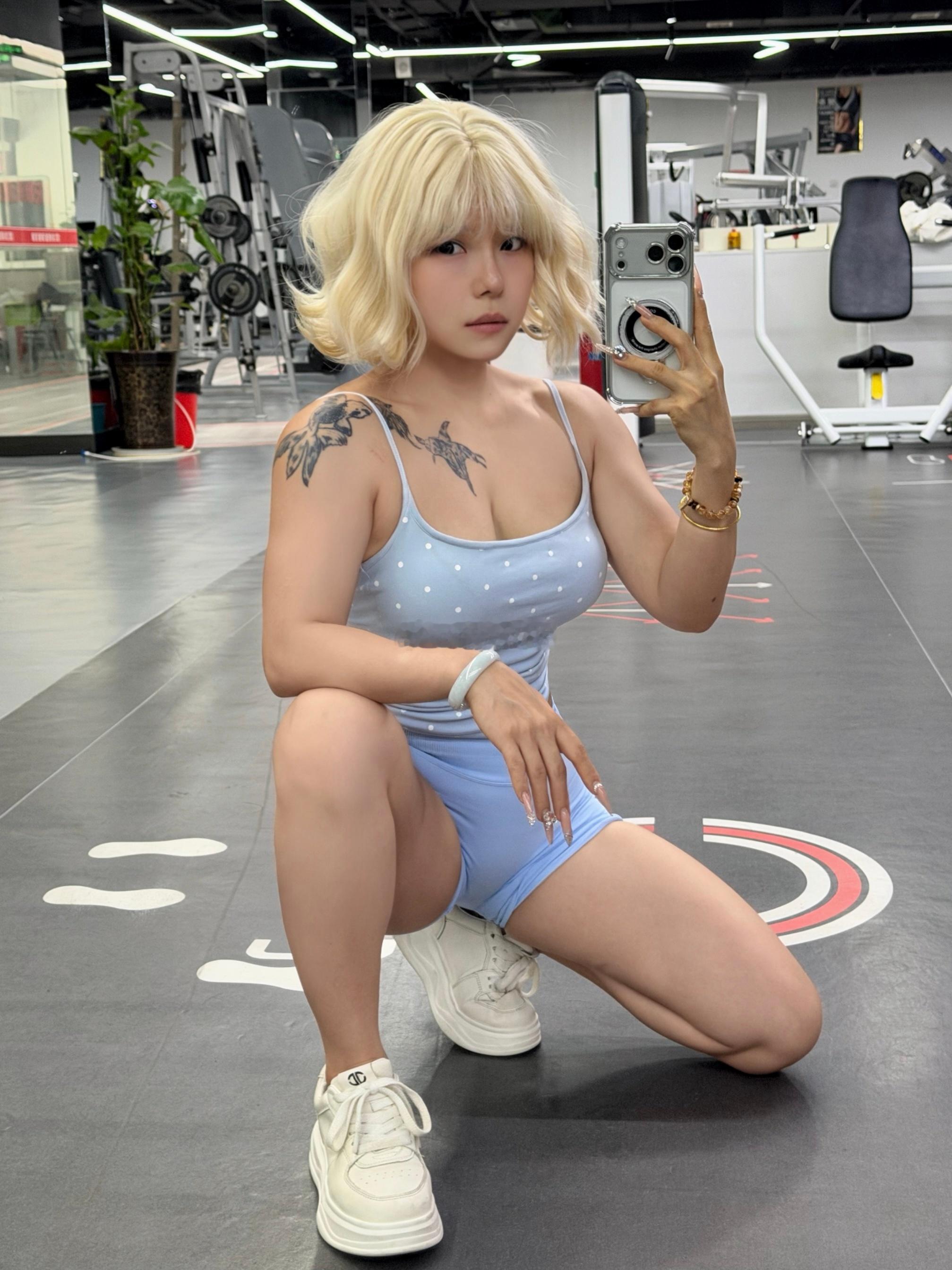 蓝色波点真可爱