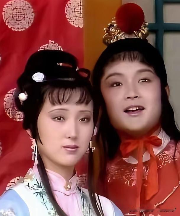 《红楼梦》真事隐去的是作者自己的梦幻经历，但与国事政事紧密相关，这是回避不了的重
