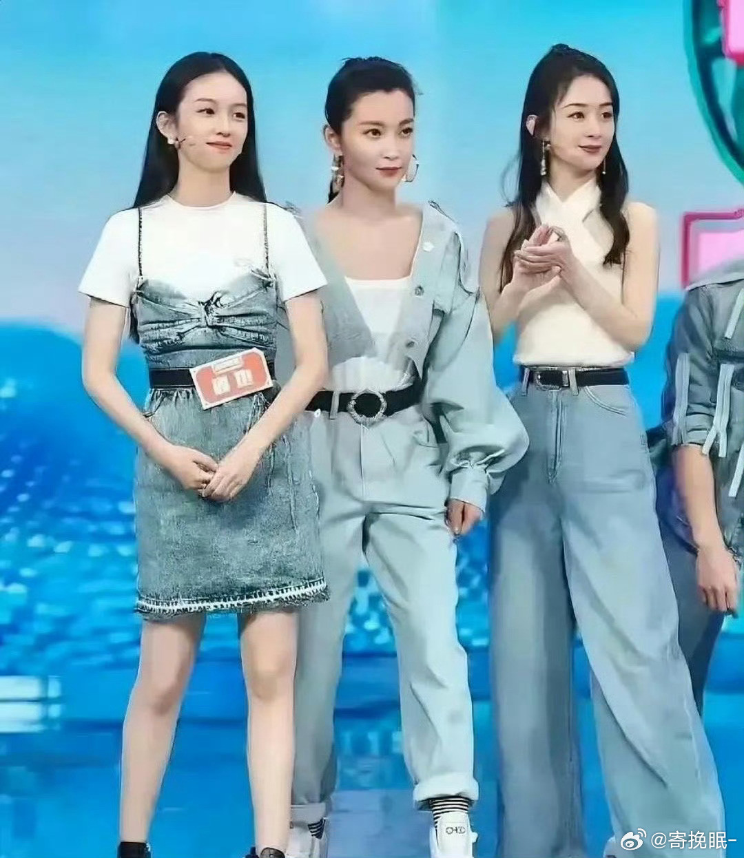 别看她平时﻿‍看着娇‍小玲﻿⁠‍珑，⁠⁠‏赵丽颖实际‏‌身高居然⁠‍比周也‍还高