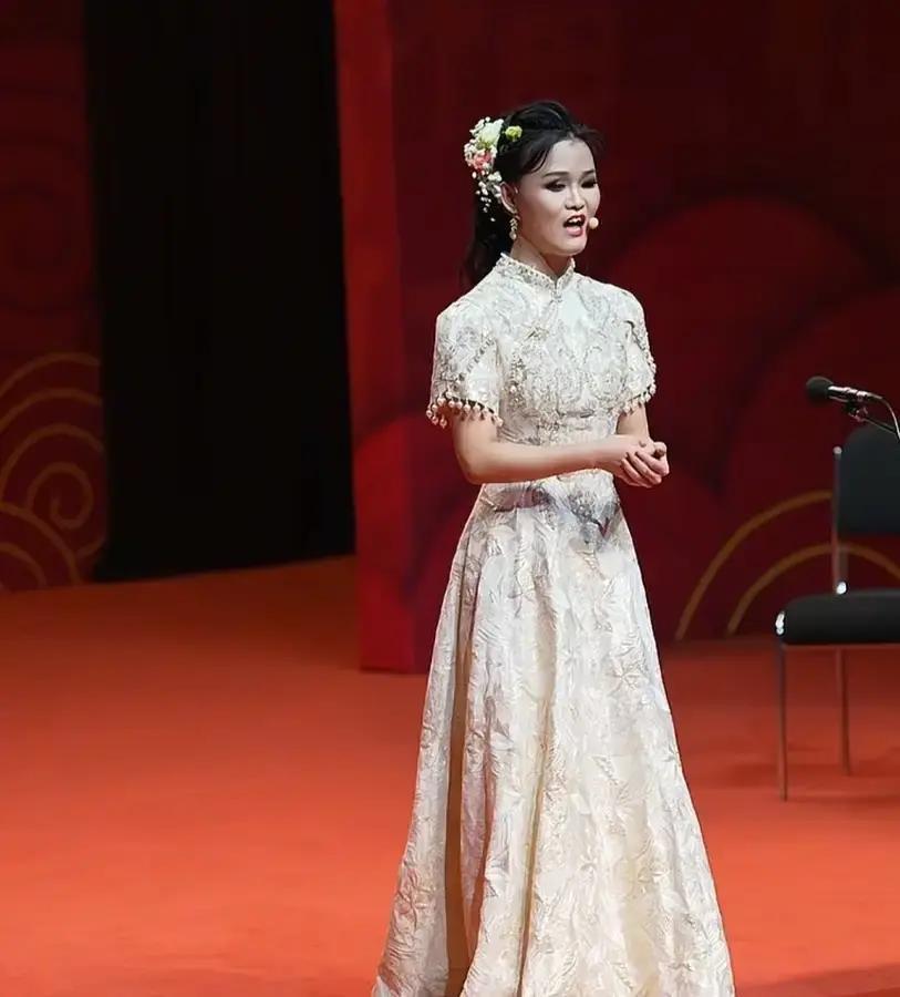 盲妹被喊停演第7天德云社没封杀任何人。鼓曲社的规矩是：能唱够12段才