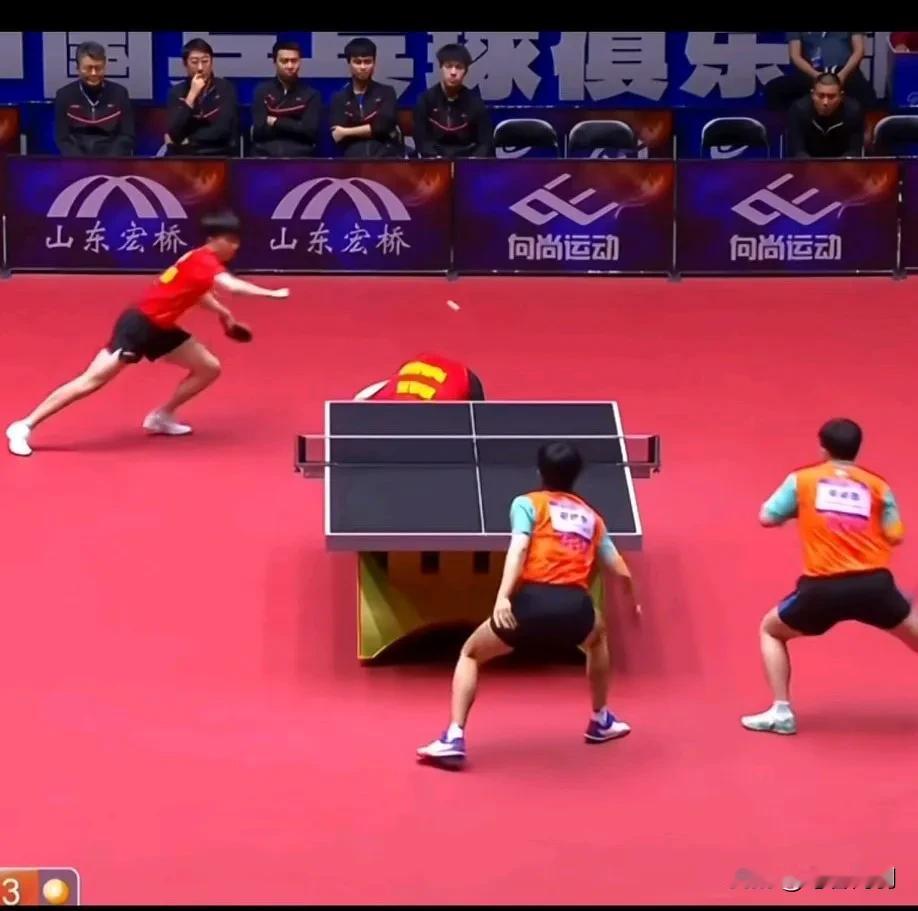 梁靖崑居然会趴下[捂脸哭]赛后采访，梁甜甜：我们两个也是做到了绝对信任吧！我相信