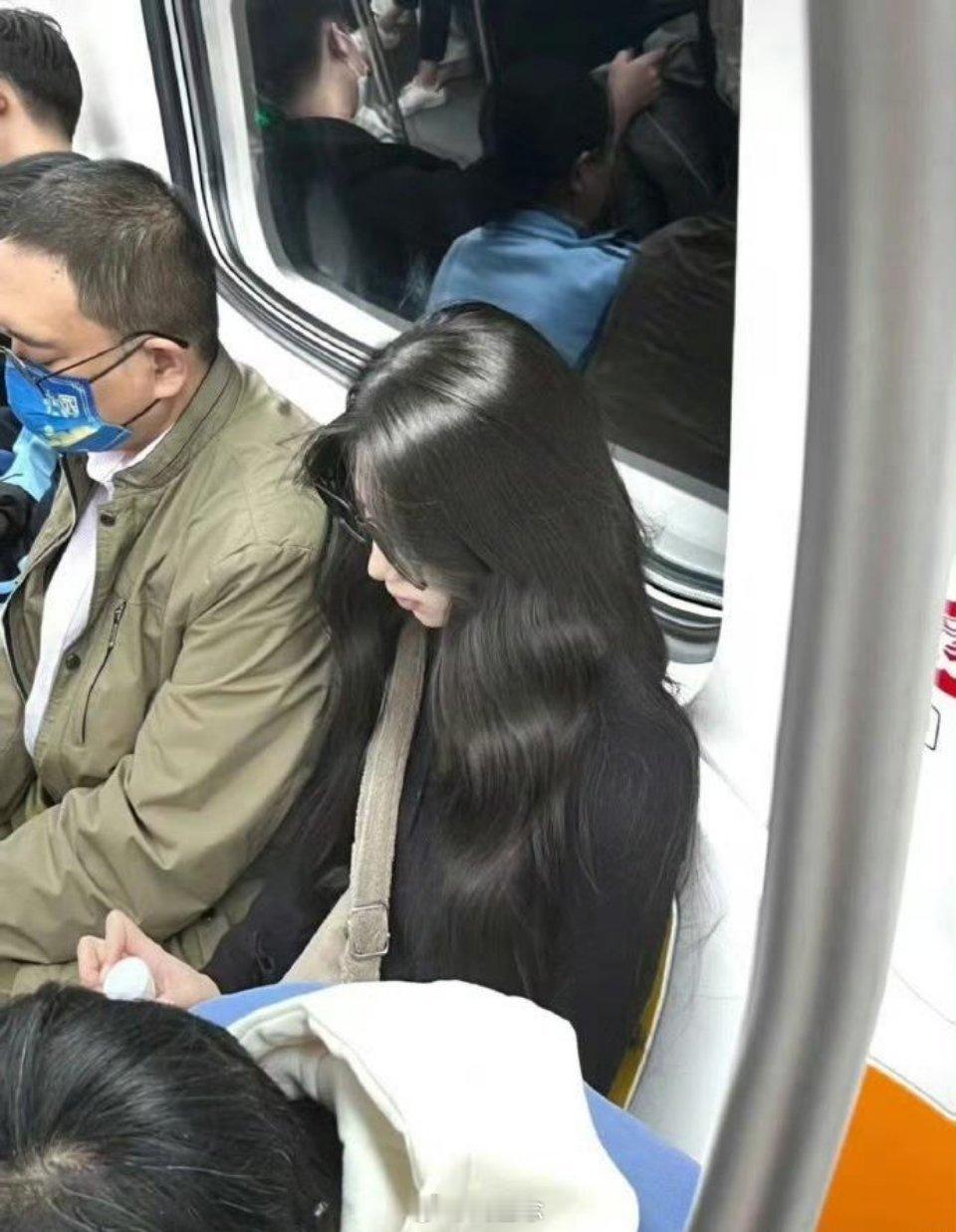这一刻对漂亮产生执念了……
