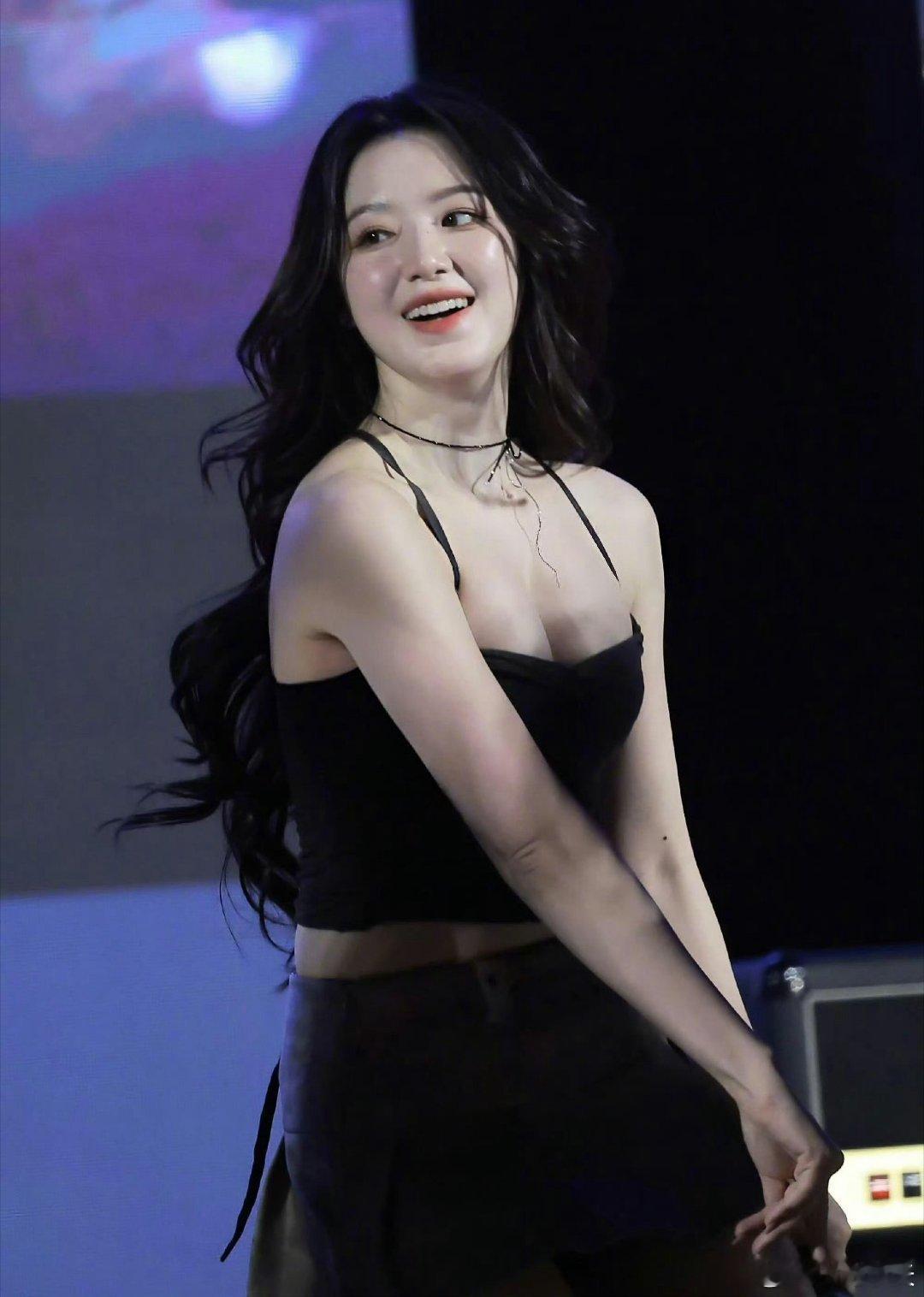 叶舒华现在瘦成闪电⚡了，还是怀念那个丰满圆润的刷