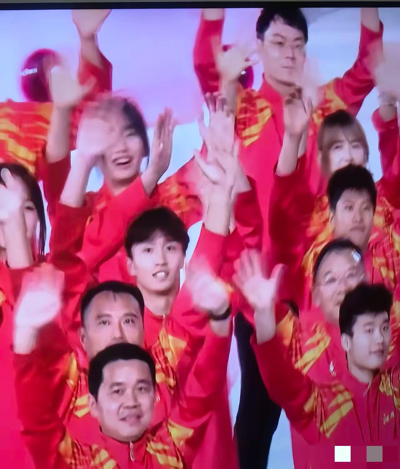 现在向我们走来的是：台湾省体育代表团！虽然说是全运会，但严格来讲，还算不上真