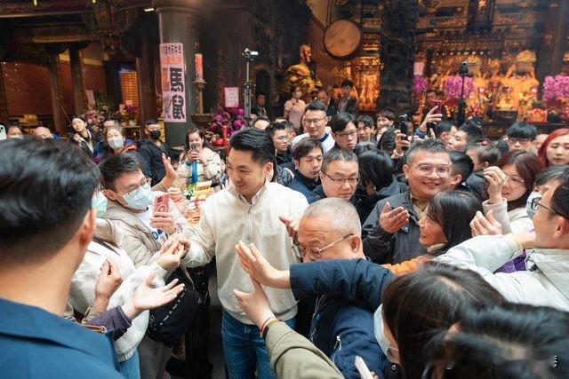 蒋万安高人气值得卢秀燕深思！中国国民党籍台北市长蒋万安农历春节行程满档，年初