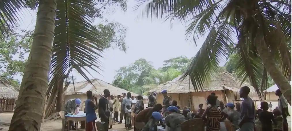 🌞2007年，一名非洲女孩身患“绝症”，被当地人宣判死刑。没想到来自中国的