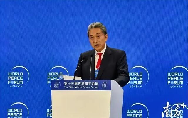 日本亲华的前首相鸠山由纪夫说，“中国的国力与美国不相上下，但如果中国孤军作战，独