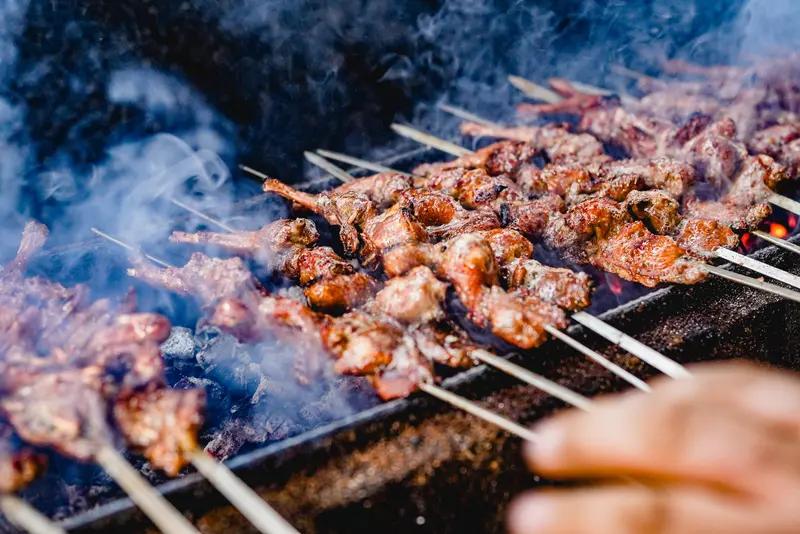 太吓人了，吃不动了！代谢太难，肠道蠕动太难太慢。昨天去吃席，16个菜，有四个