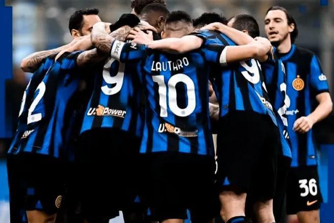 怎么感觉有了VAR之后，意甲裁判越来越妖了呢？维埃里和托蒂在节目中都谈到了VAR