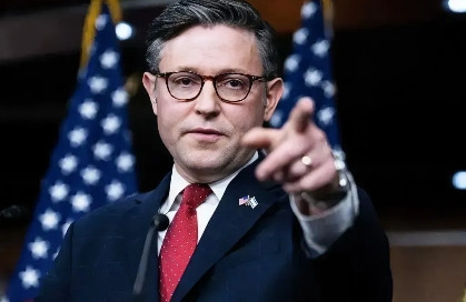 美国众议院院长约翰逊说，“现任美国总统不仅是当代最好的总统，甚至可以称得上美国历