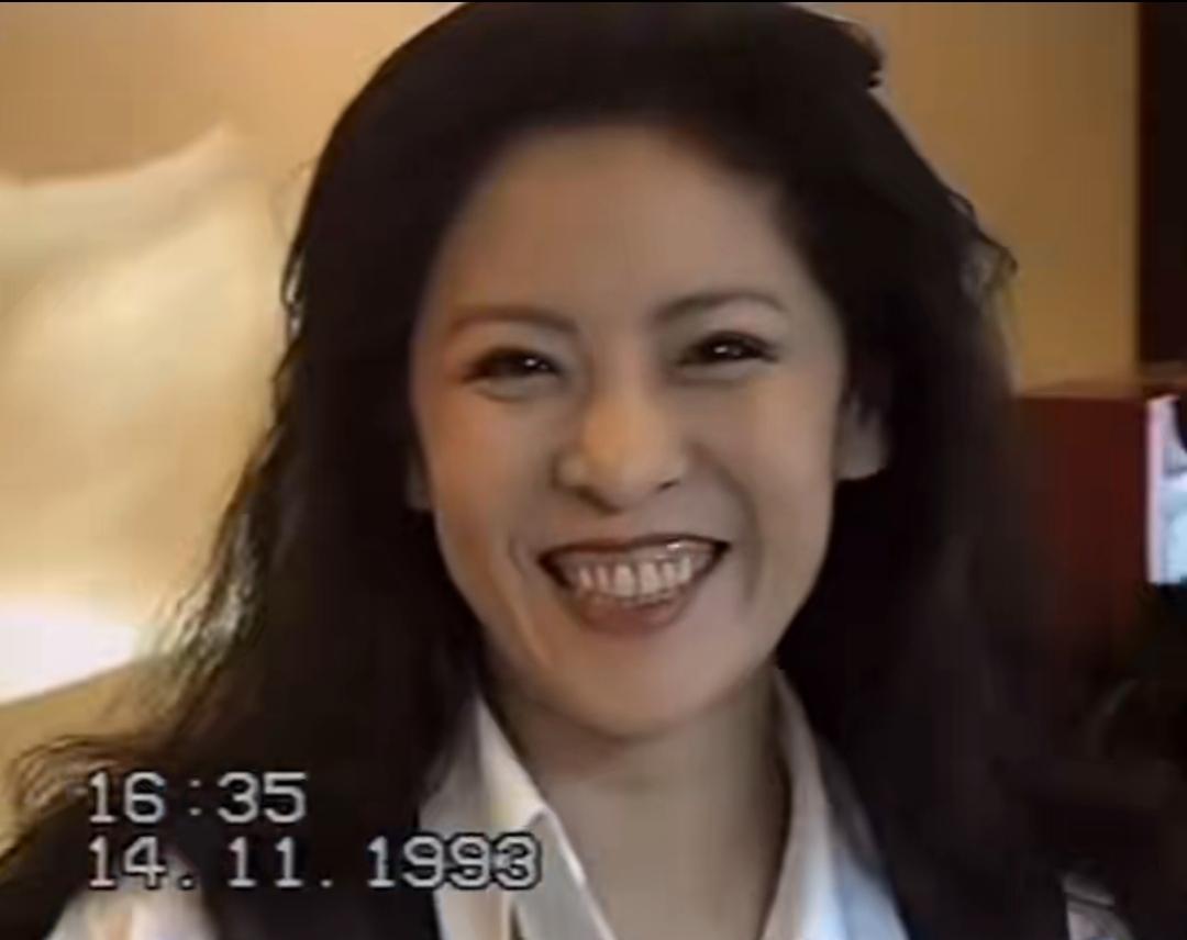 他说娱乐圈没美女。除了他老婆。向华强一句话，打脸半个娱乐圈。记者都愣了。