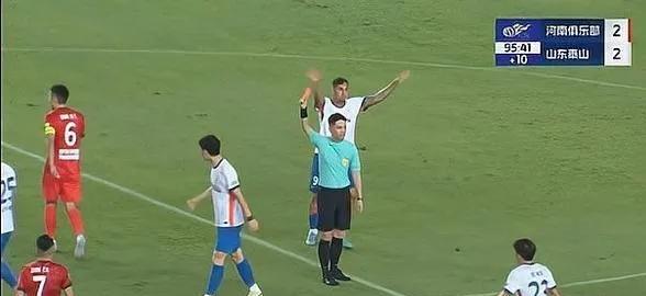 泰山队又踢了一场寂寞！在2-0领先的大好局面下泰山队竟然又被河南队连追两球痛失