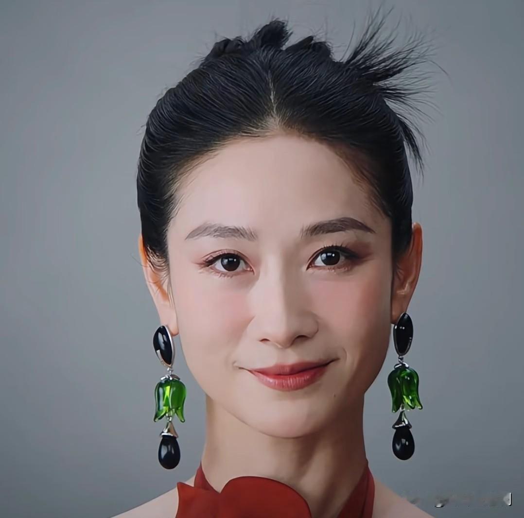 好奇查了下陶昕然的出身不查不知道，一查吓一跳，陶昕然根本不是什么资源咖，就是