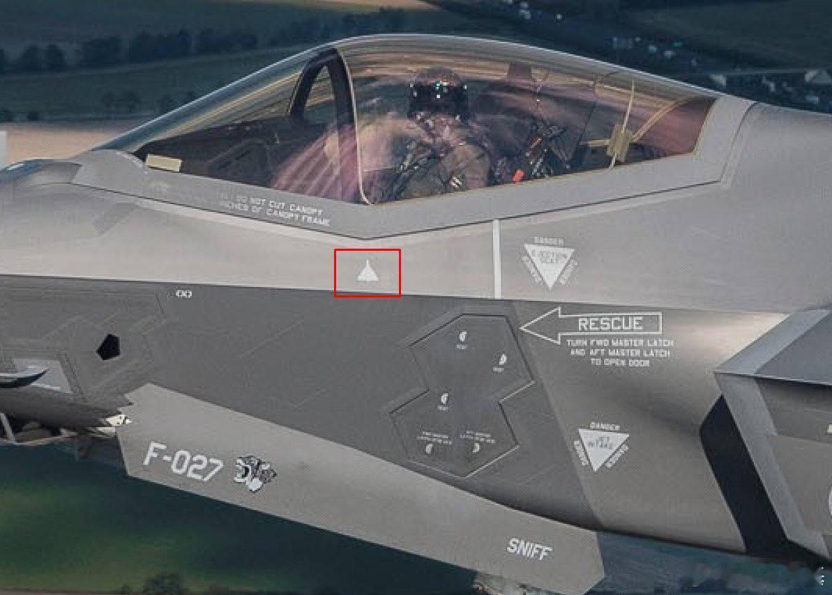 太搞了，荷兰皇家空军的一架F-35刷上了小摩托的战绩，而俄方博主帮其改成了一栋波