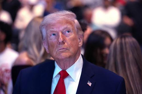 特朗普突然召回驻华大使，财长公开骂中国！不是不来了，是戏演给3波人看 就在5