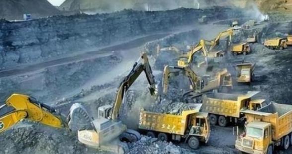 🌙美国说急需稀土，蒙古二话不说立马挖了十万吨，可这边刚把稀土准备好，美国那边却