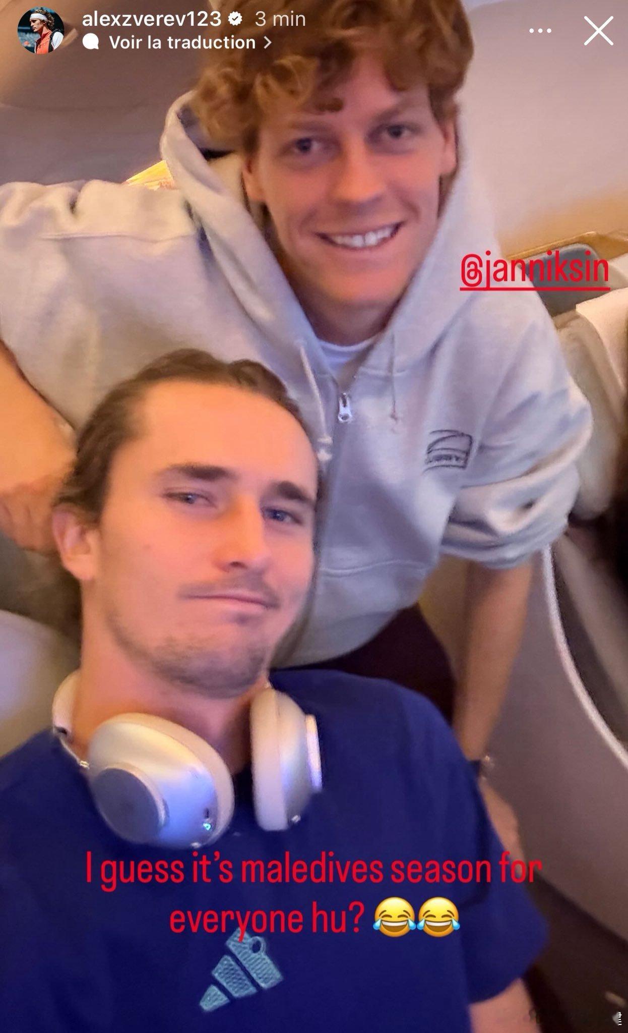 哈哈！又是马尔代夫！辛纳和兹维列夫做同一架飞机前往马尔代夫度假！【意大利队长回应