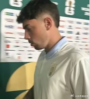 巴尔韦德回皇马找穆帅表忠心了⚽️乌拉圭出局后更衣室风波？巴尔韦德怒拒采访，与主