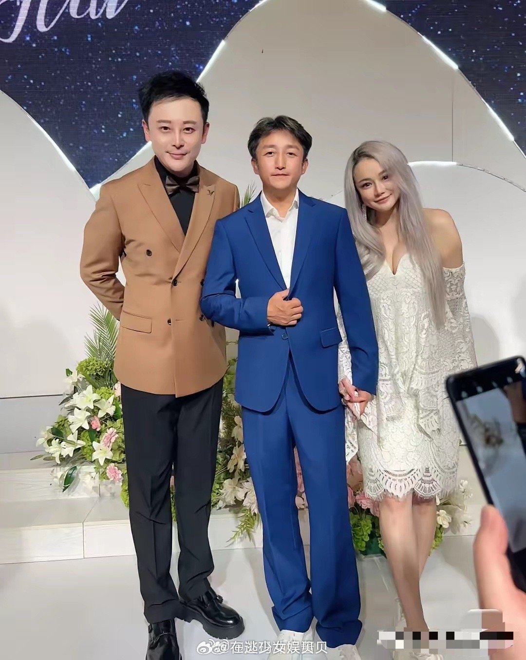 百度了一下邹市明才162，他儿子身高不就遗传嘛，根本没必要打什么生长激素呀！