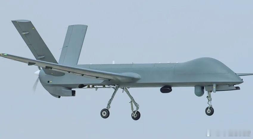 电磁弹射的还有CH4CCH4为代表的中空长航时察打一体无人机，是中国公开的无人