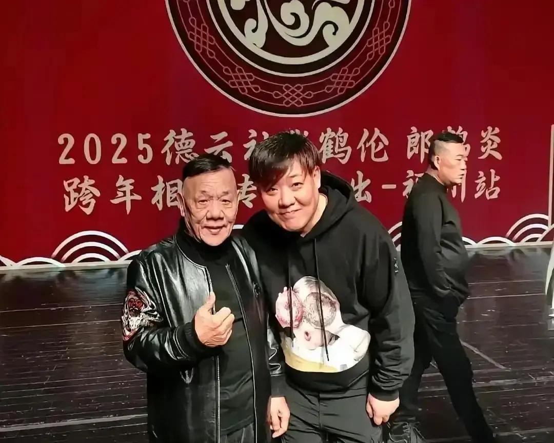 直播一句话，饭碗差点丢12月那场直播，郑好随口编了句“举报信塞我手里”，文