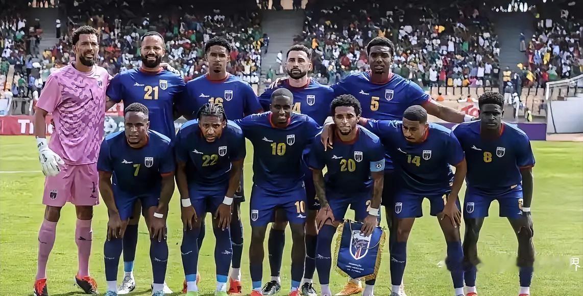 谁能想到，世界杯史上国土面积最小的参赛国，背后竟是个“迷你编辑部”级别的足协？佛