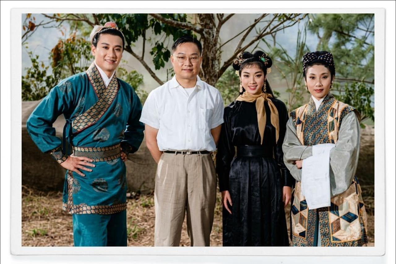 这是1960年香港峨嵋影片公司拍摄粤语长片《神雕侠侣》时的片场，第一代杨过小