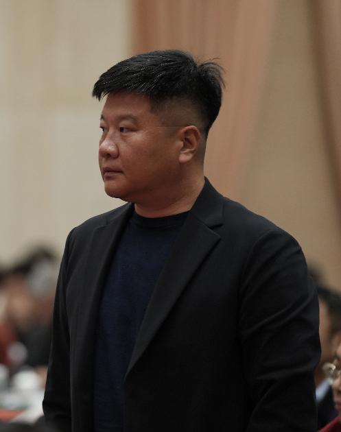 辽足旧将陈星爆了一个料。当初李金羽在云南玉昆并不是被下课的，其实是李金羽主动想离