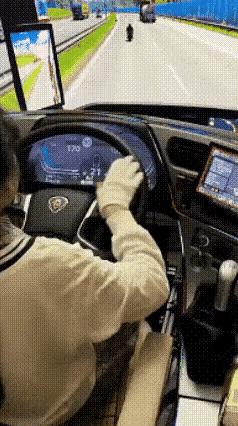 这是碰碰车游戏？[捂脸哭]