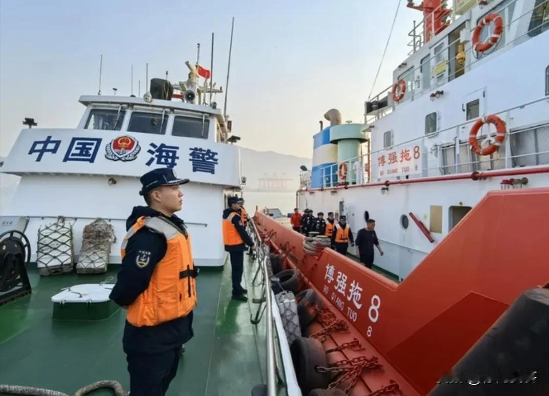请问：我国的海警是军人还是警察？答案：我国的海警是军人而不是警察，海警的全称