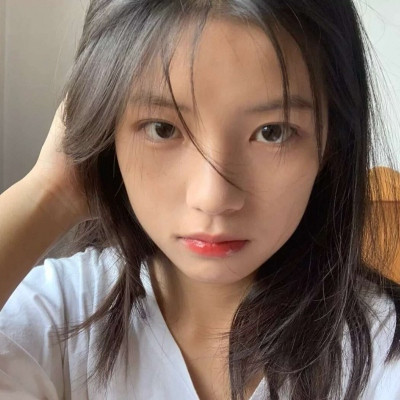 笑话：有个寡妇想改嫁还要了很多彩礼，媒人对她说：“二婚和头婚不一样，没人愿意出这