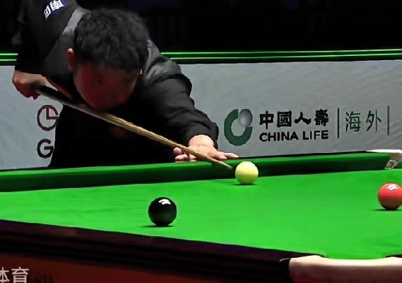 张安达与周跃龙香港大奖赛半决赛，前10局5-5打平，决胜局双方进攻互易其手，防守