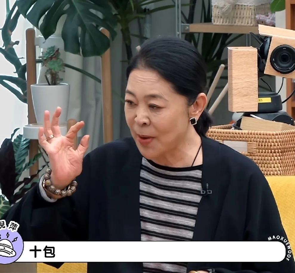 倪萍太单纯了吧？她最近沉迷上了网购，5.5元10包的抽纸她买了一大堆，19.9元