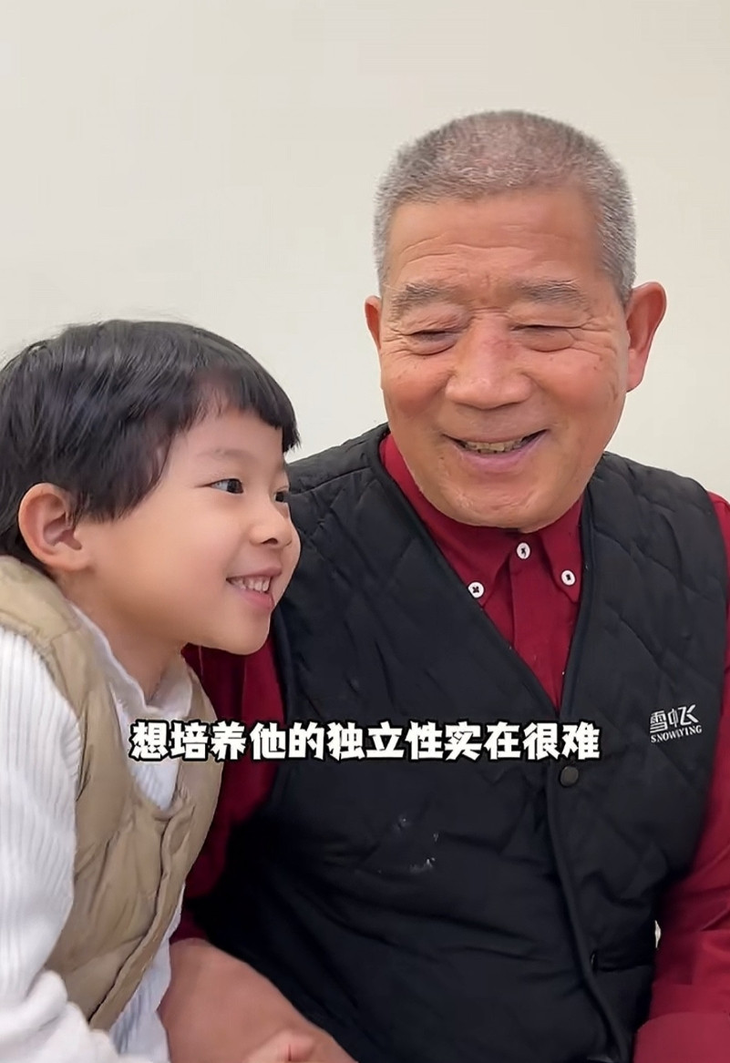 天赐父亲终于说出了实情，给5岁孩子送寄宿学校主要有两个原因：一是他们夫妻两个