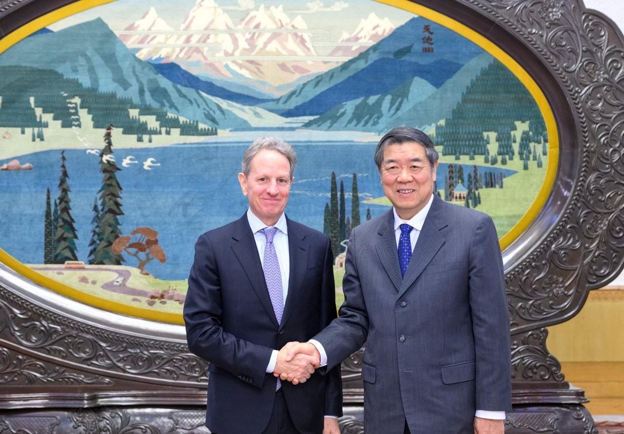 急了，美国派人来华了！华盛顿嘴上的主义，终究拗不过华尔街心里的生意。当大洋