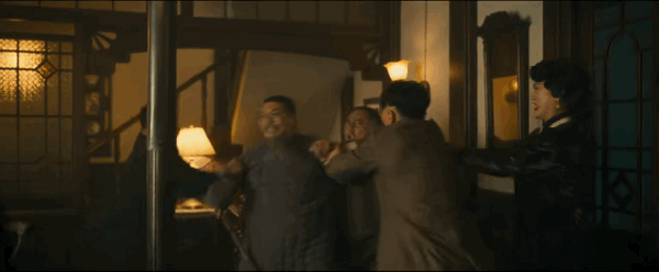 万茜新剧八旬太爷暴打贼寇八千里路云和月今天这两集看得我非常上火，万茜演的丁玉娇被