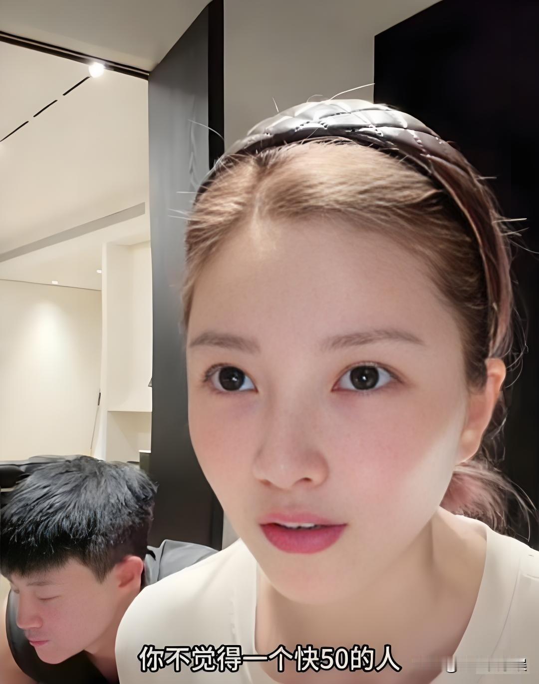 网友问王灿：“你介意杜淳拍吻戏吗？”王灿淡淡的说：“他这个岁数已经接不到吻戏