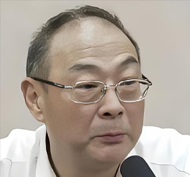 完全同意金灿荣教授的观点，中国没有必要再三要求日本就侵华罪行道歉了，日本道歉不道